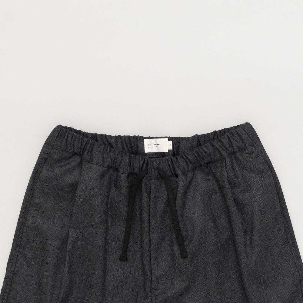 STILL BY HAND - Free adjusting wool pants charcoal STILL BY HAND