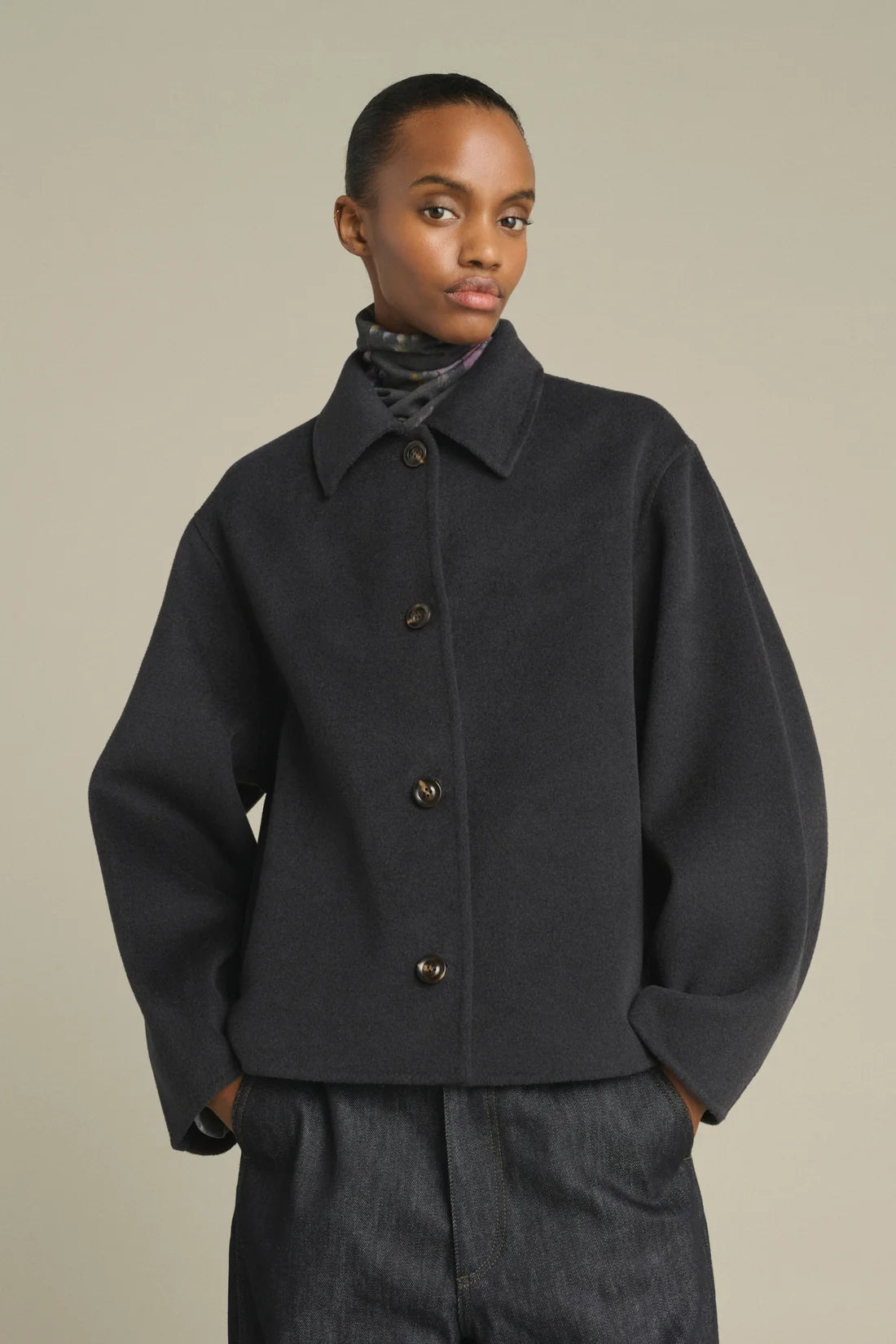 SOEUR - Gyoda veste boxy boutonnée en cachemire double face Charbon