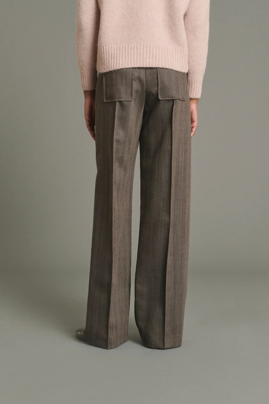 SOEUR - Pantalon long à poches plaquées et pli piqué marron glacé