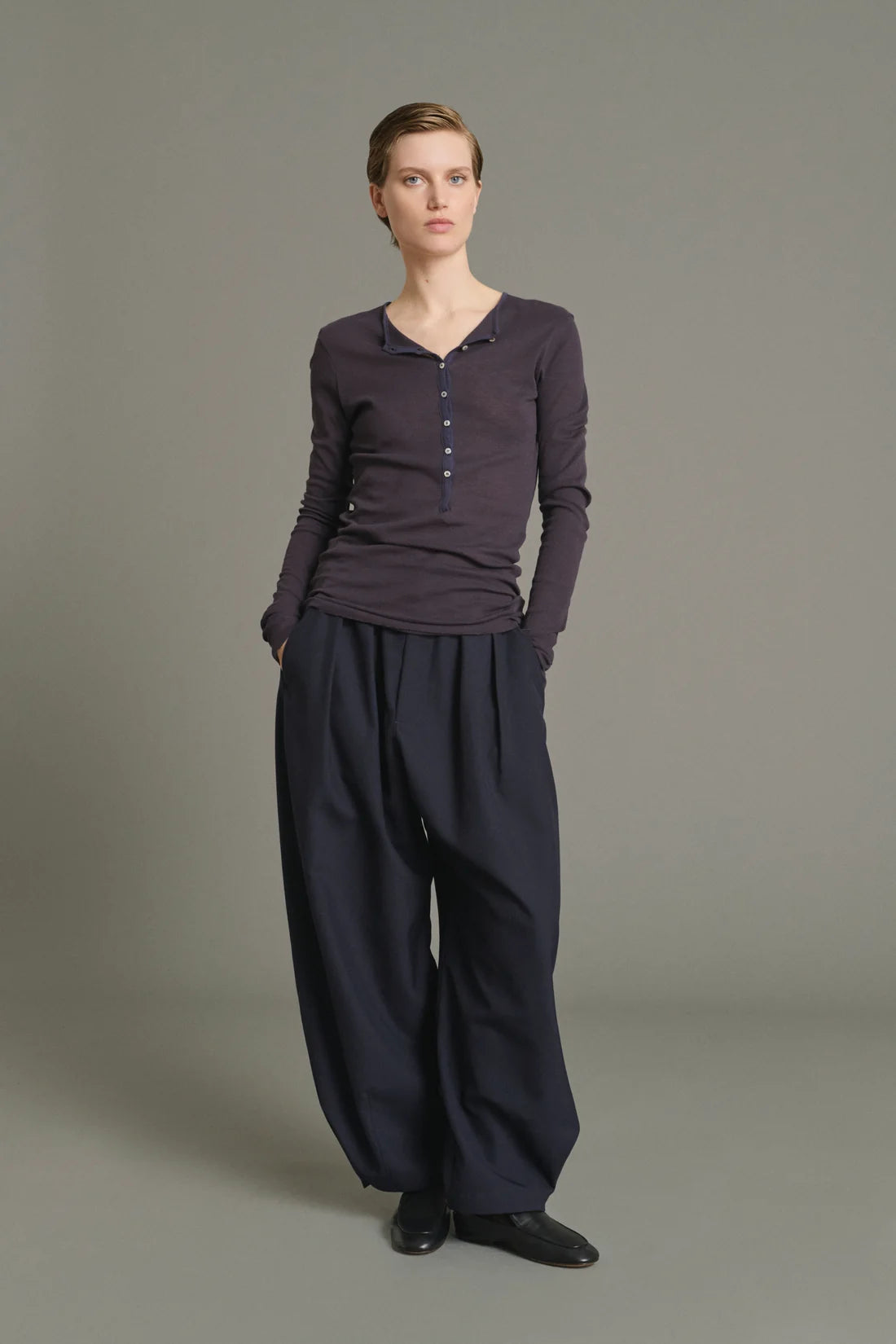 SOEUR - Pantalon ample ajustable en laine Vernon bleu