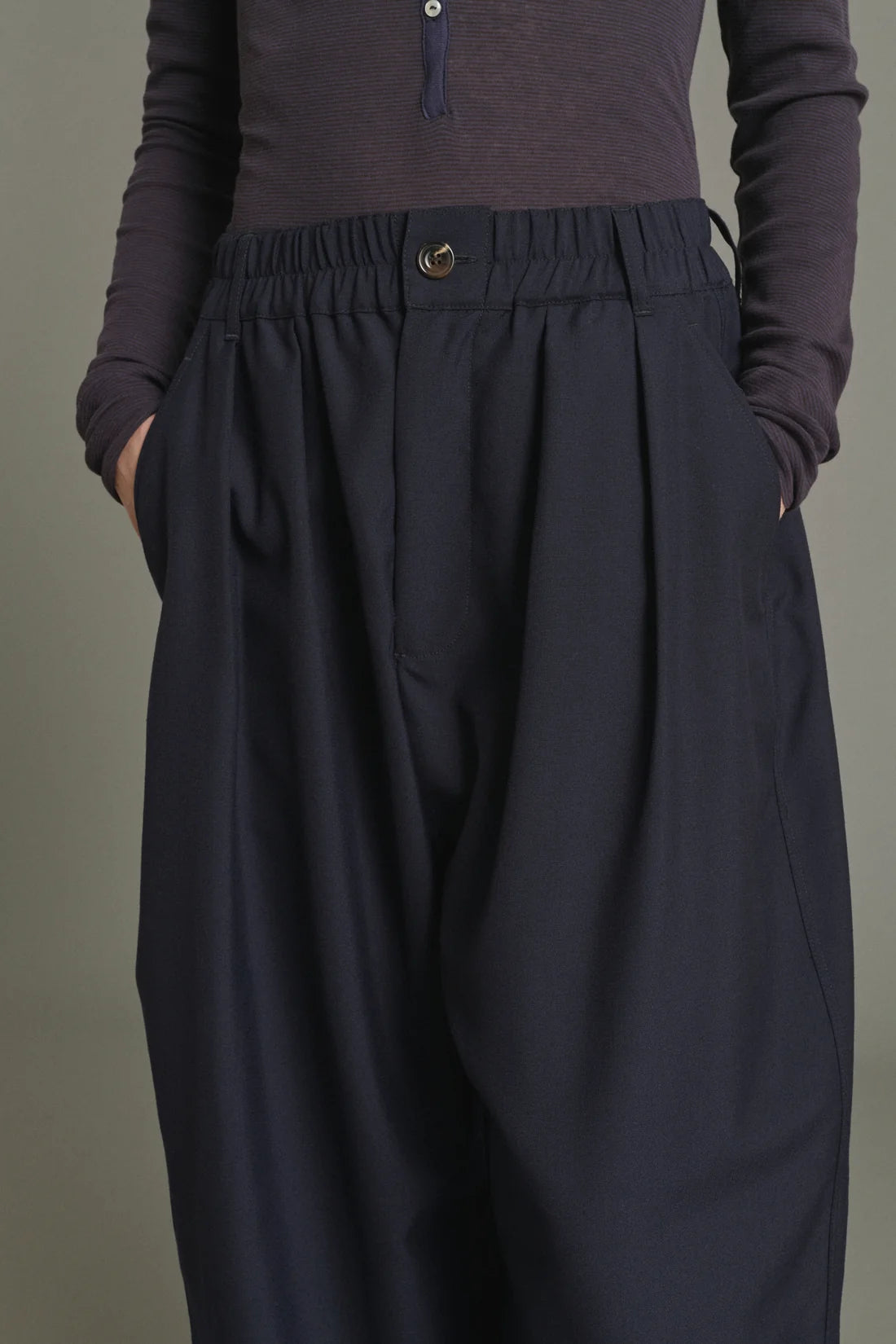 SOEUR - Pantalon ample ajustable en laine Vernon bleu
