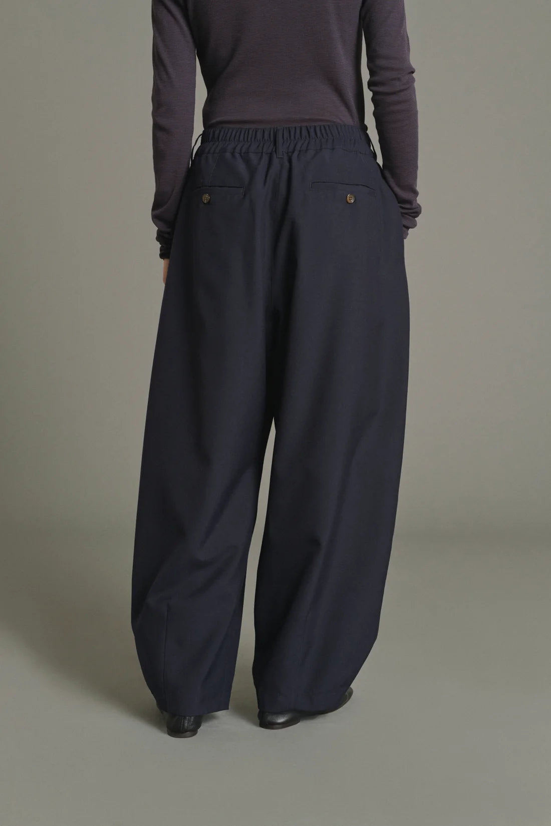 SOEUR - Pantalon ample ajustable en laine Vernon bleu