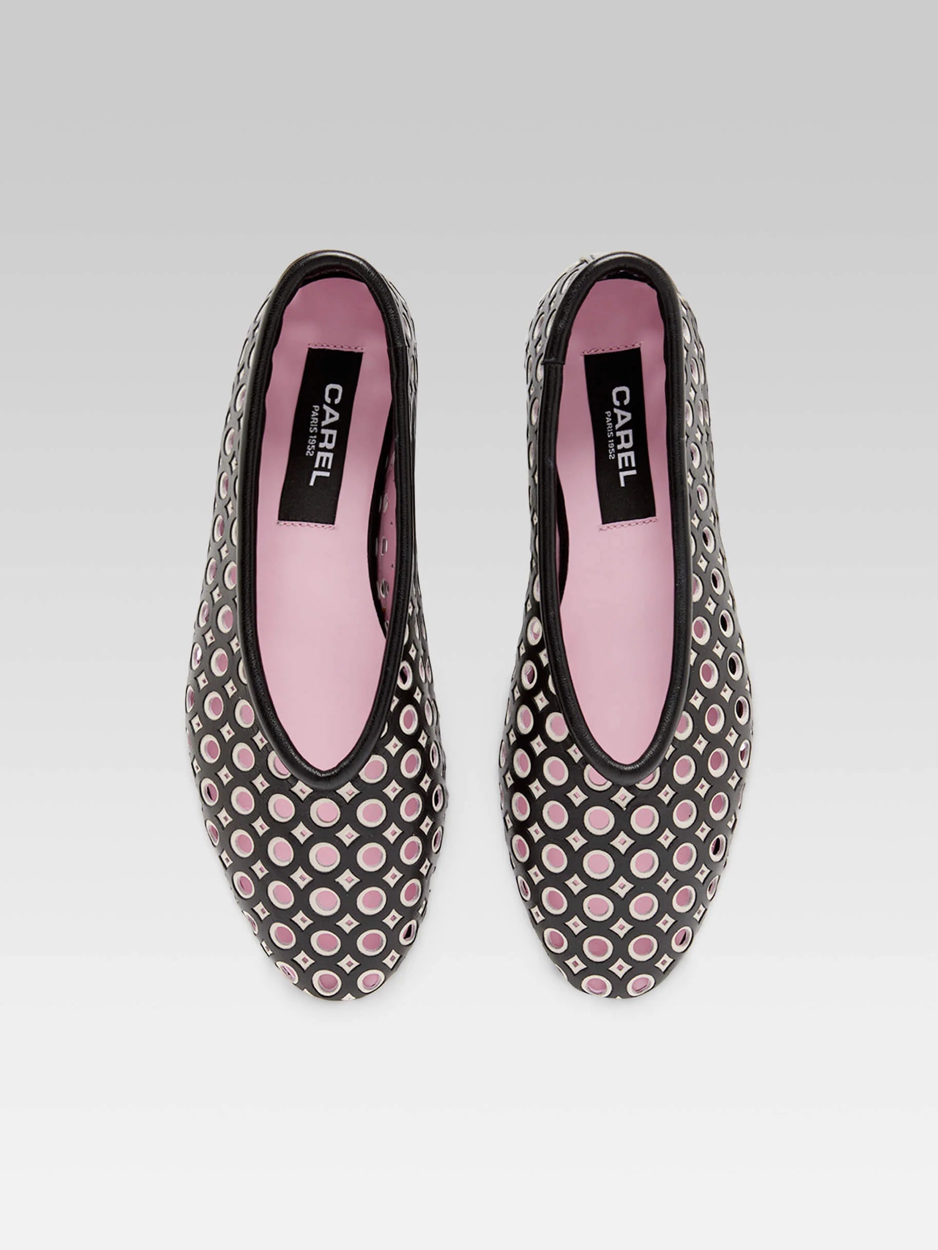 CAREL - Soleil ballerines en cuir perforé noir et ivoire
