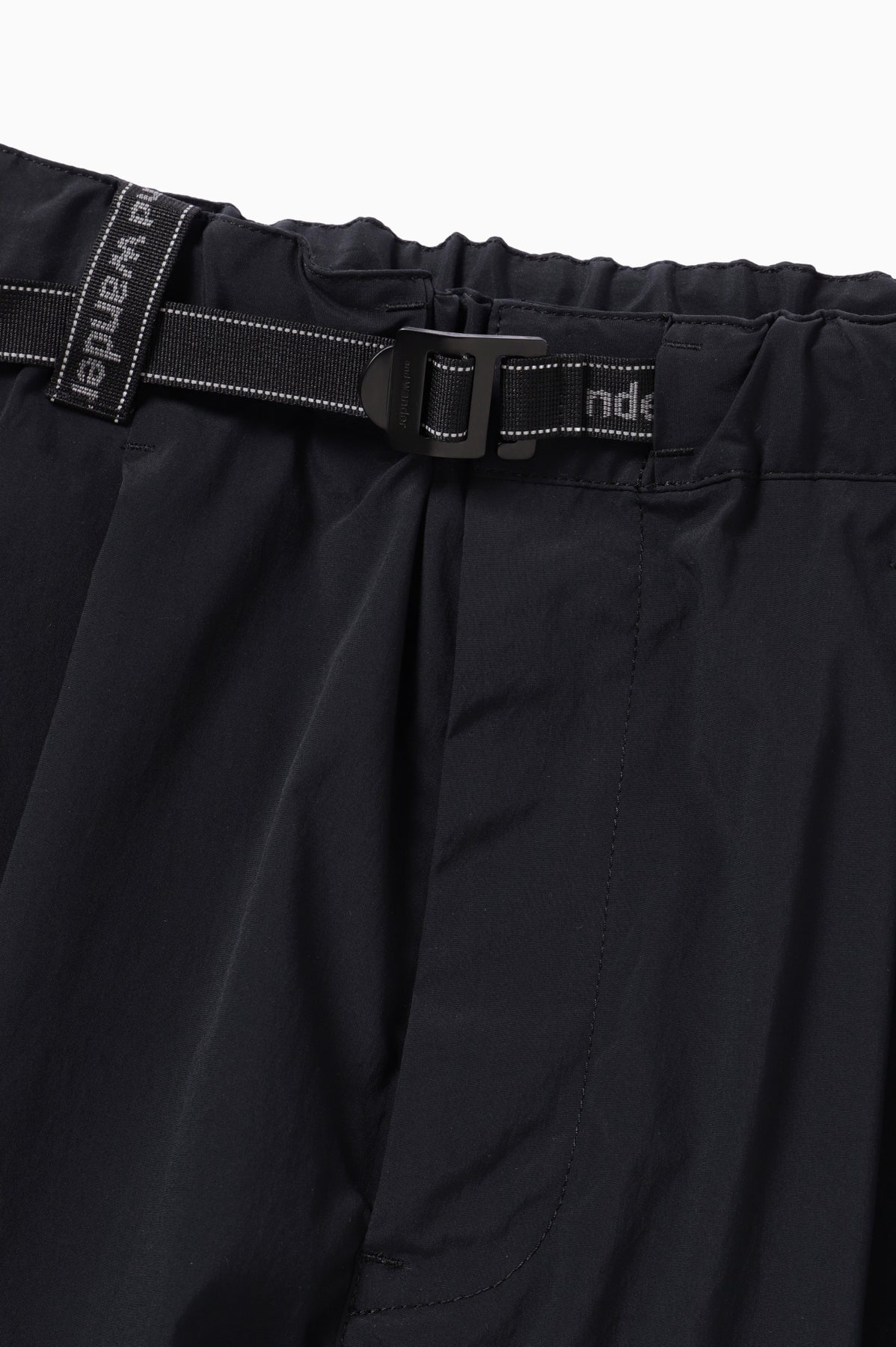 AND WANDER - UV cut strech short black