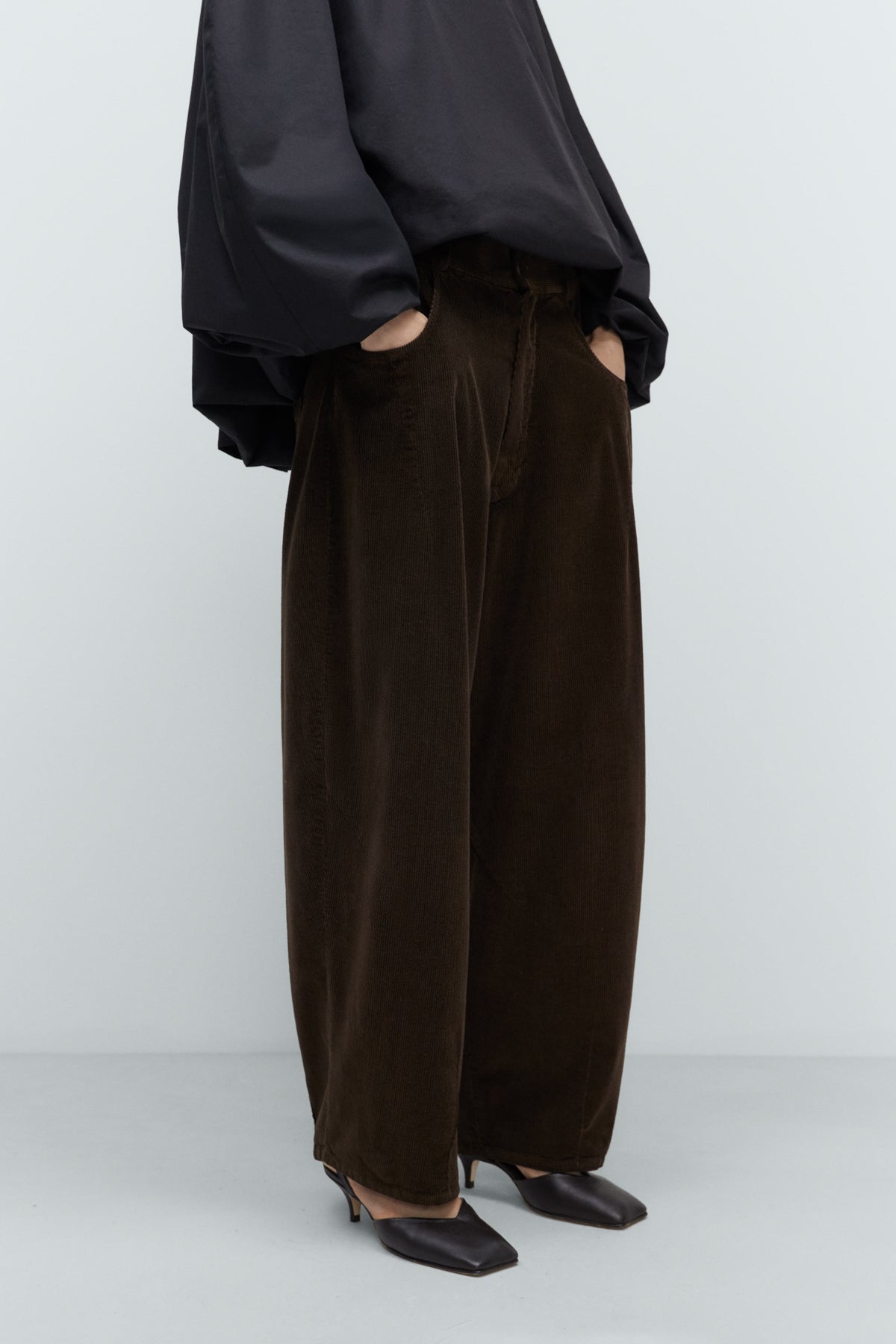 CORDERA - Corduroy baggy pants brown