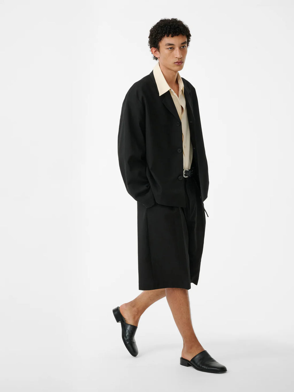 STUDIO NICHOLSON - Short fowld black