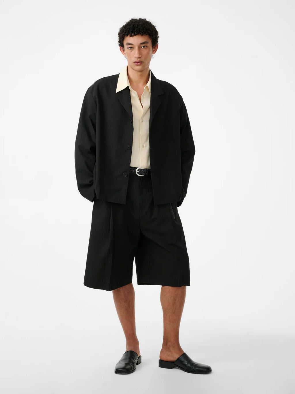 STUDIO NICHOLSON - Short fowld black