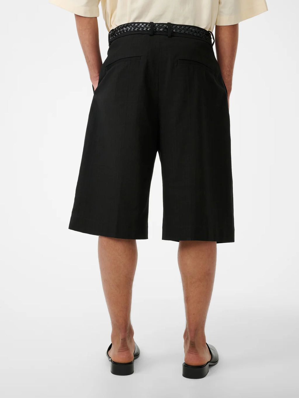 STUDIO NICHOLSON - Short fowld black