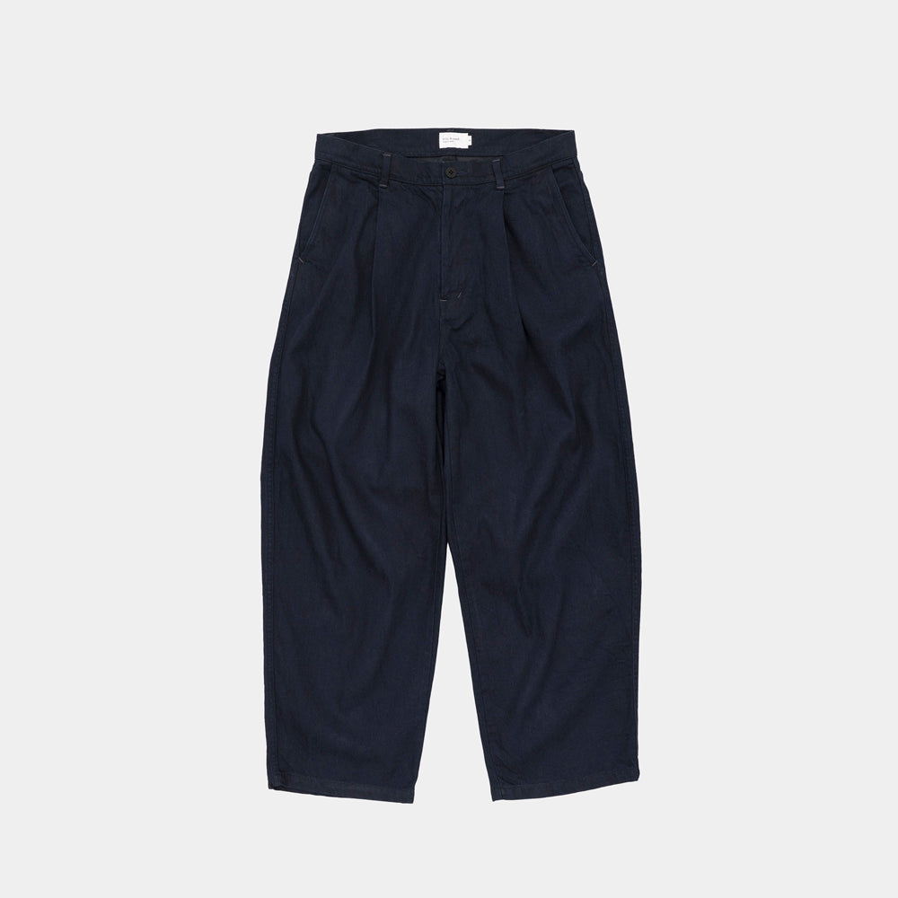 STILL BY HAND - 11.5 oz deep tuck denim pant navy