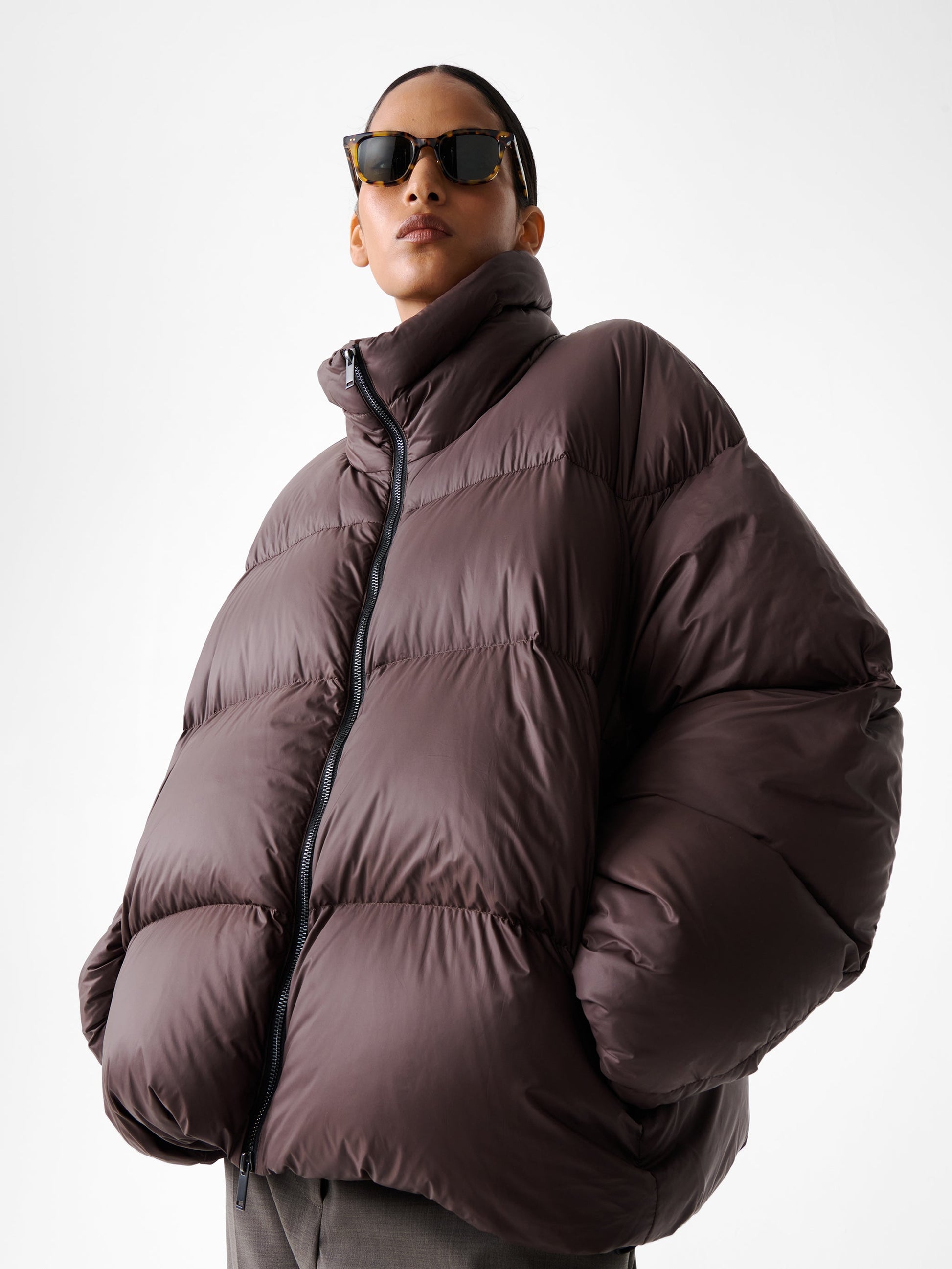 STUDIO NICHOLSON - Puffer massey chocolate brown STUDIO NICHOLSON