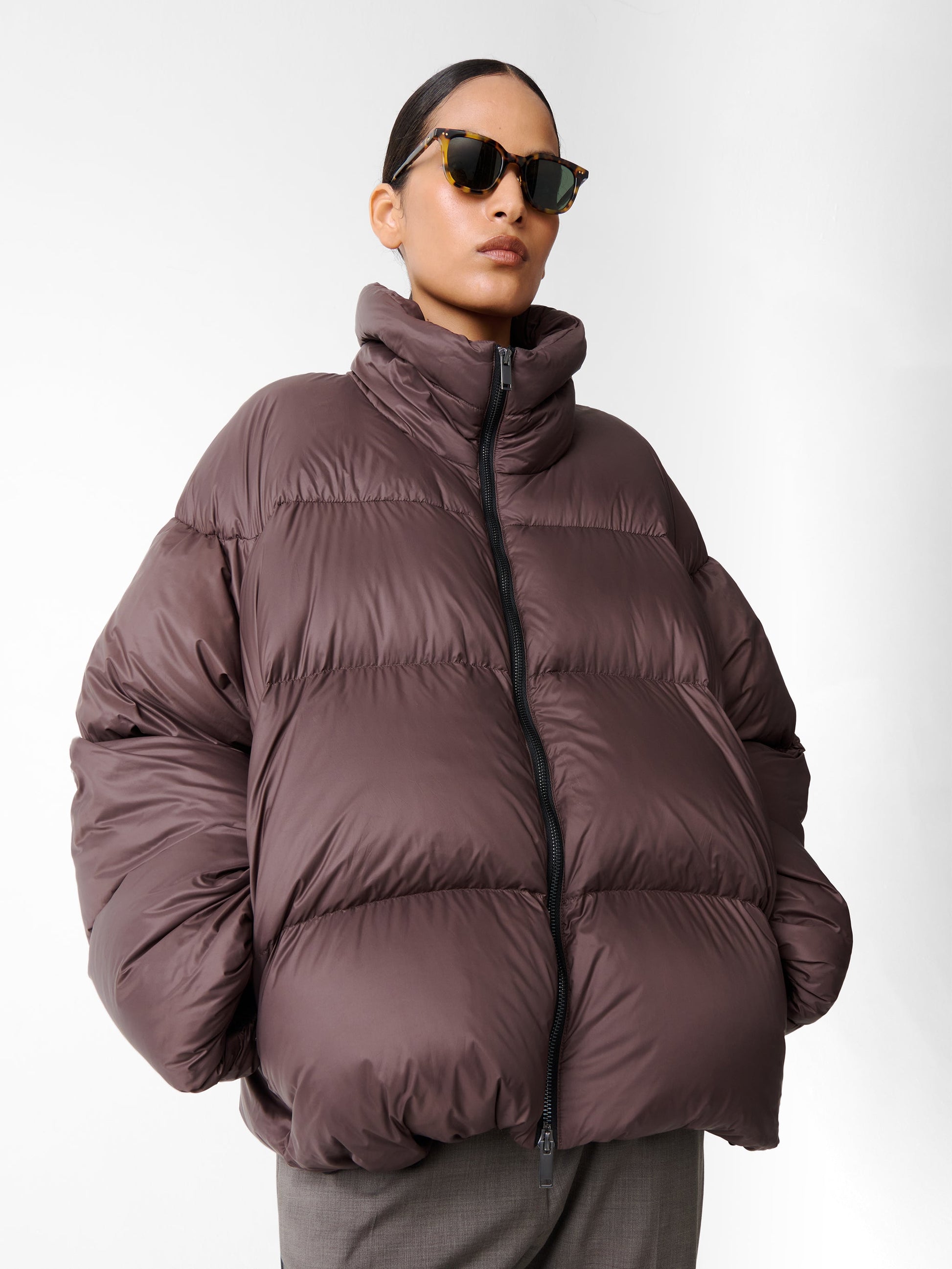 STUDIO NICHOLSON - Puffer massey chocolate brown STUDIO NICHOLSON