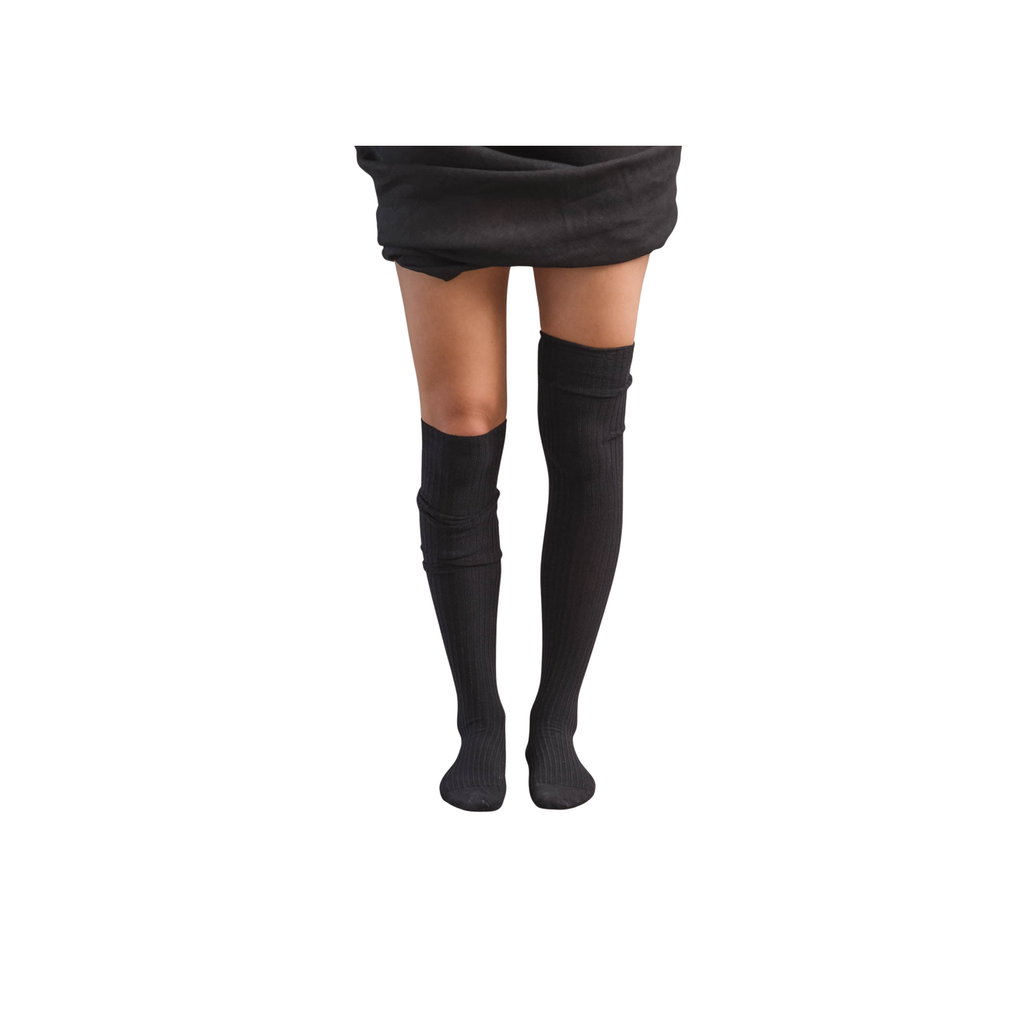 BASERANGE - Overknee socks Black