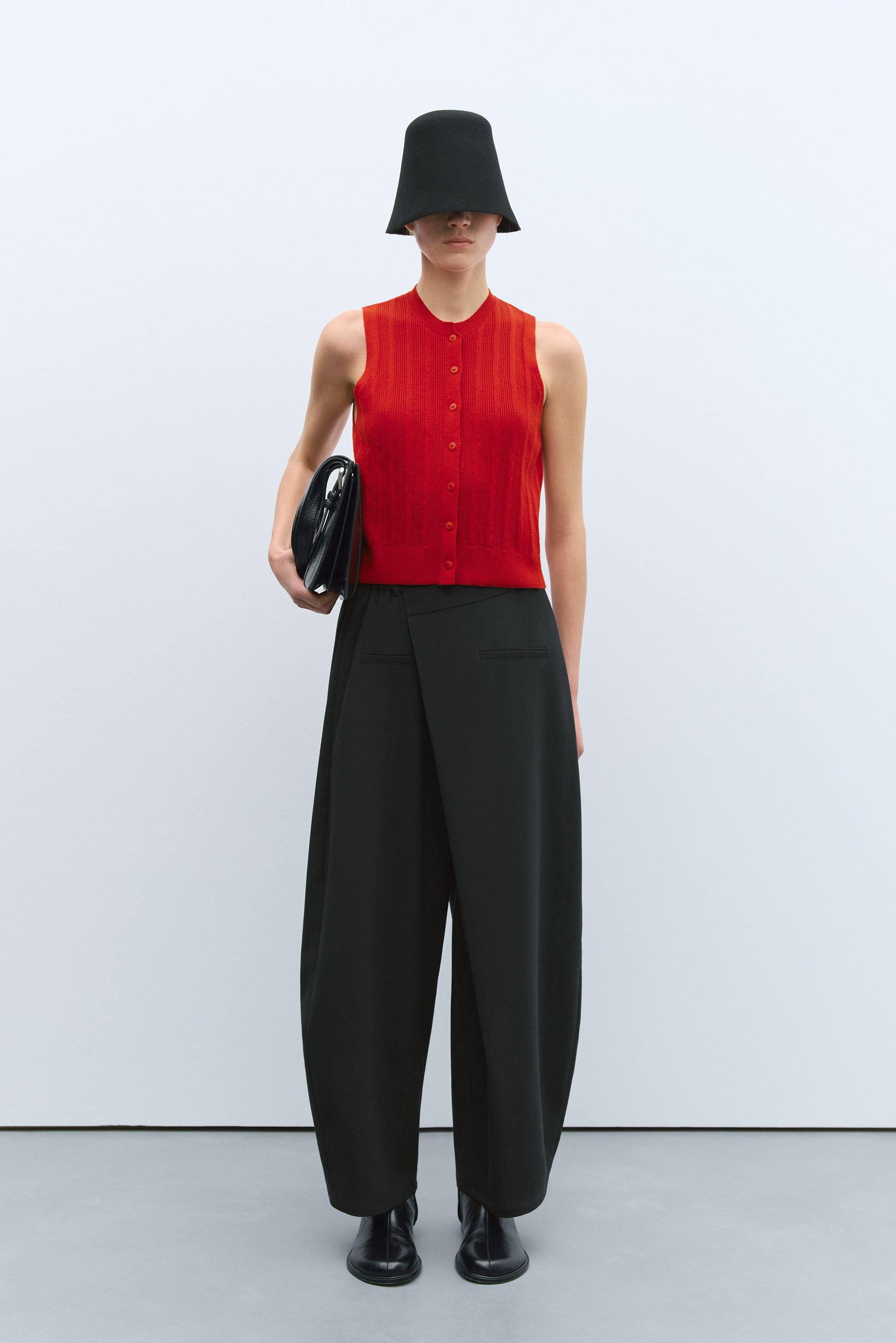 CORDERA - Merino wool ribbed waistcoast red CORDERA