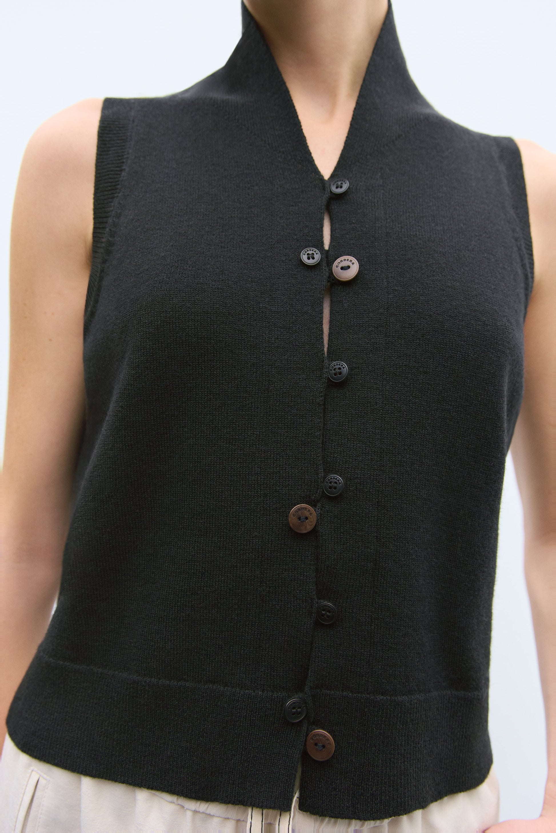 CORDERA - Merino wool waistcoast black CORDERA