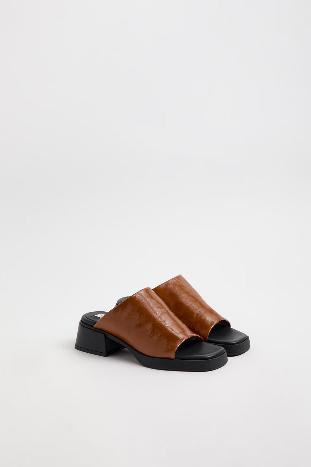 MIISTA - Zooey tan shiny