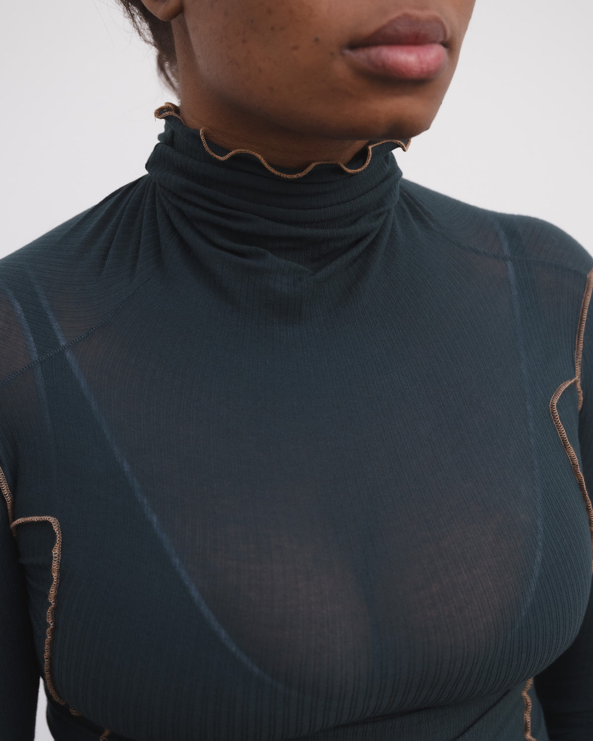 BASERANGE - Omato Turtleneck Hirsu green